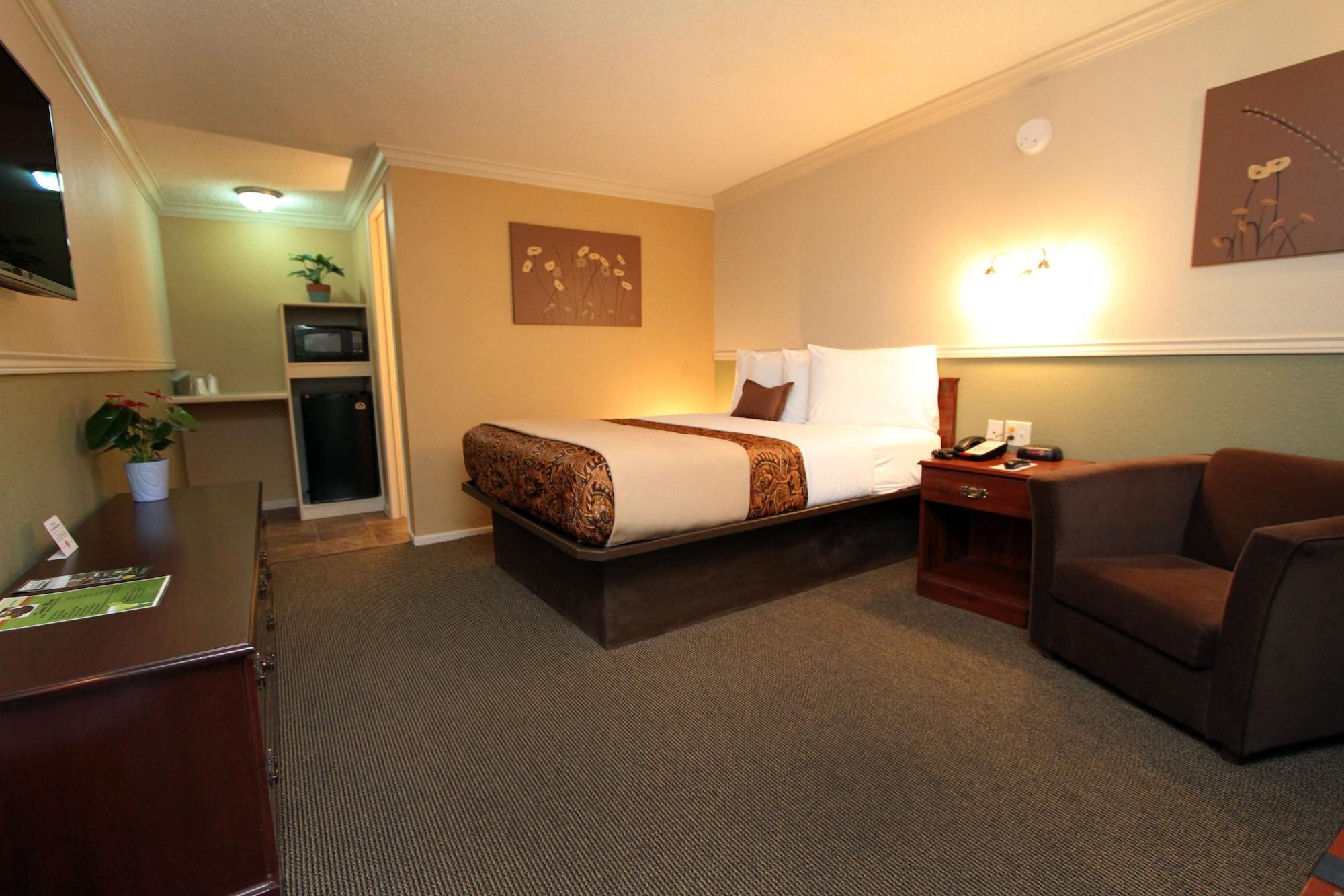 Family Garden Inn & Suites Ларедо Экстерьер фото
