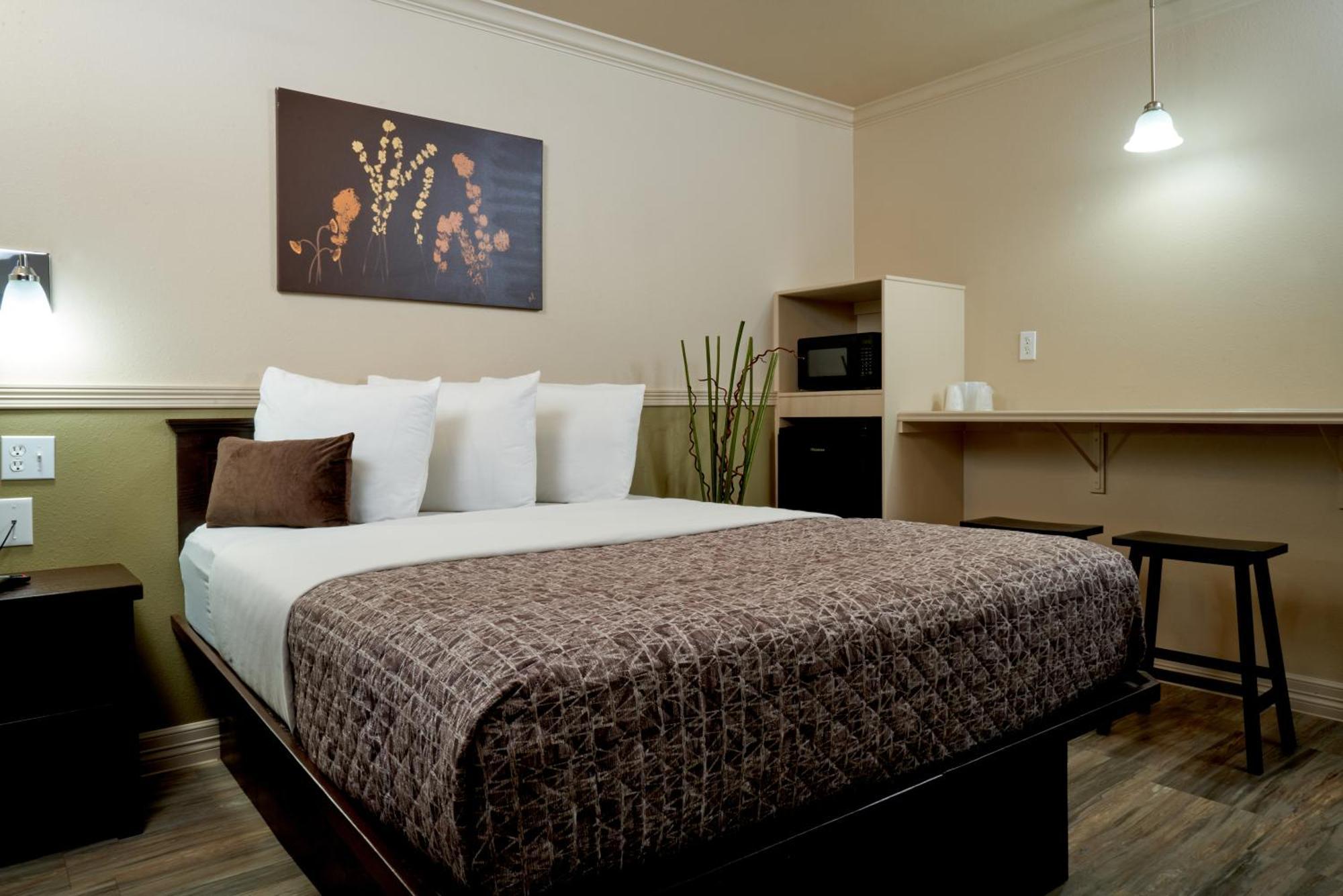 Family Garden Inn & Suites Ларедо Экстерьер фото