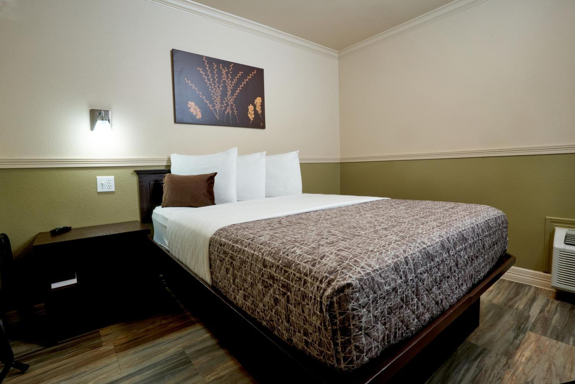 Family Garden Inn & Suites Ларедо Экстерьер фото