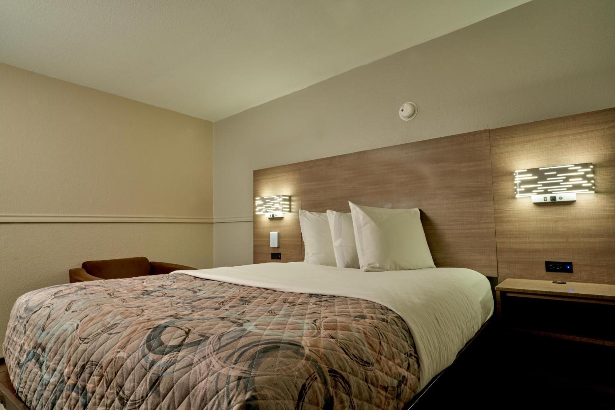 Family Garden Inn & Suites Ларедо Экстерьер фото