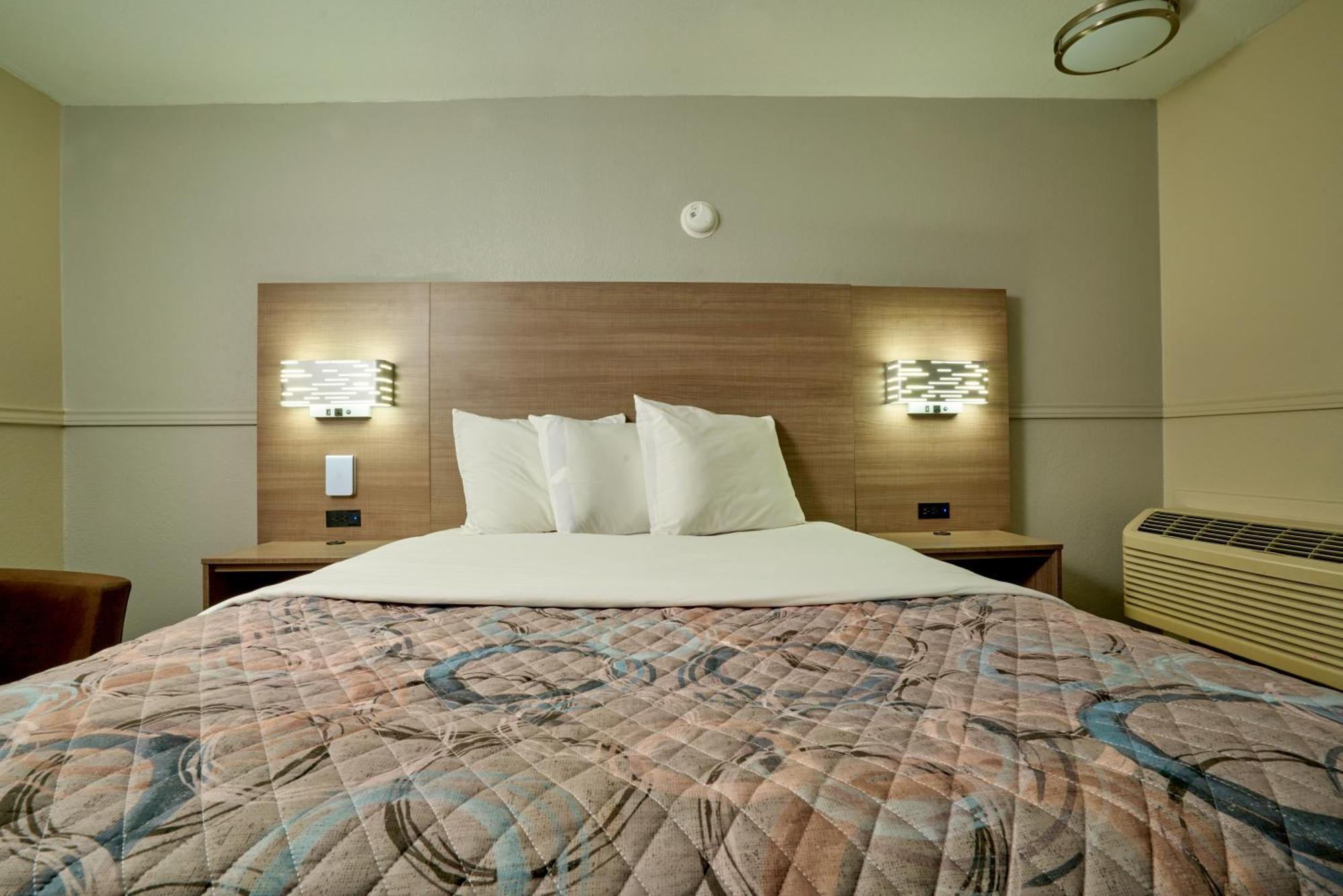 Family Garden Inn & Suites Ларедо Экстерьер фото