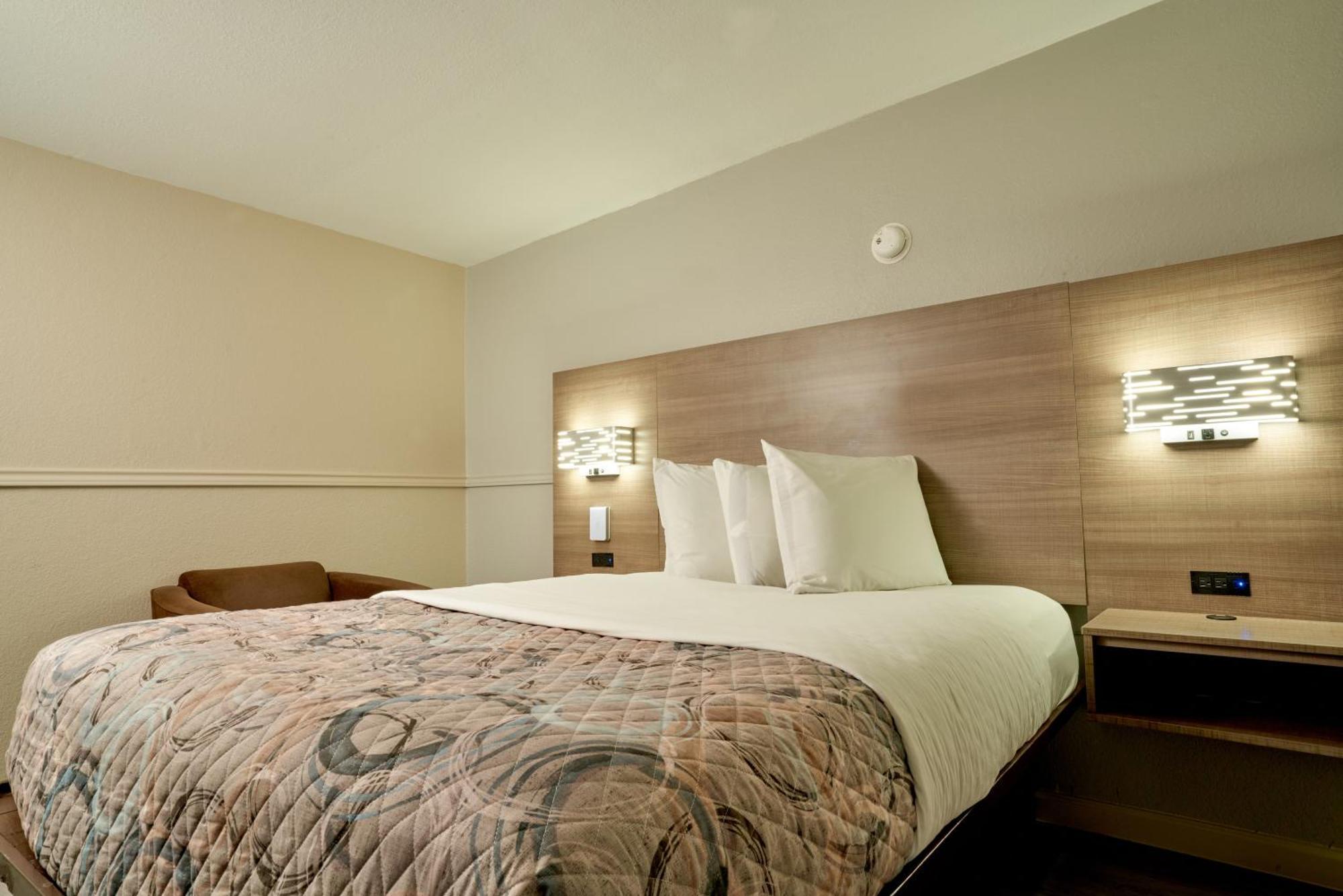 Family Garden Inn & Suites Ларедо Экстерьер фото