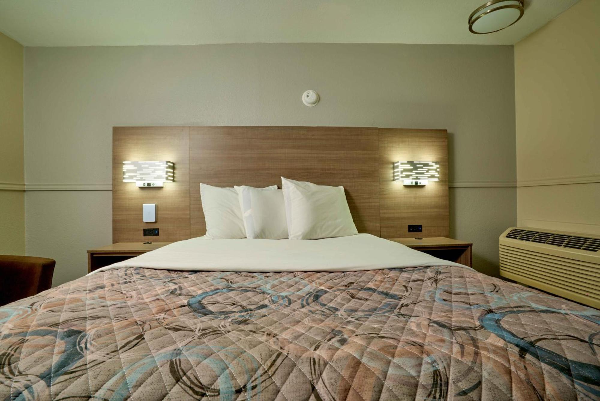 Family Garden Inn & Suites Ларедо Экстерьер фото